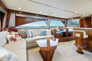2021 Viking 68 Convertible thumbnail 17