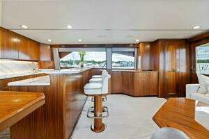 2021 Viking 68 Convertible thumbnail 21