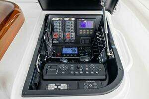 2021 Viking 68 Convertible thumbnail 61