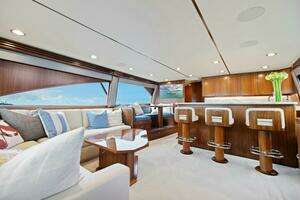2021 Viking 68 Convertible thumbnail 2