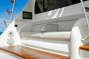2021 Viking 68 Convertible thumbnail 10