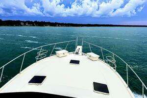 1987 Viking 48 Motor Yacht thumbnail 7