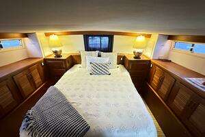 1987 Viking 48 Motor Yacht thumbnail 49