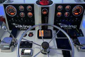 1987 Viking 48 Motor Yacht thumbnail 13