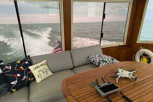 1987 Viking 48 Motor Yacht thumbnail 28