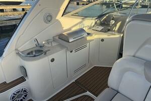Pura Vida 33ft Sea Ray Yacht For Sale