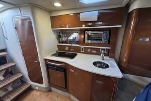 Pura Vida 33ft Sea Ray Yacht For Sale
