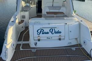 Pura Vida 33ft Sea Ray Yacht For Sale