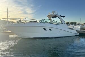 Pura Vida 33ft Sea Ray Yacht For Sale