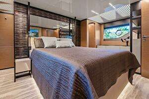 2019 Ferretti Yachts 780 thumbnail 35