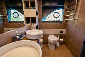 2019 Ferretti Yachts 780 thumbnail 42
