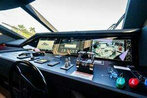 2019 Ferretti Yachts 780 thumbnail 24