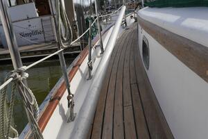 Flamboyant 37ft Tayana Yacht For Sale