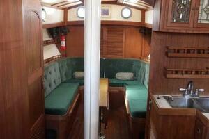 Flamboyant 37ft Tayana Yacht For Sale