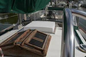 Flamboyant 37ft Tayana Yacht For Sale