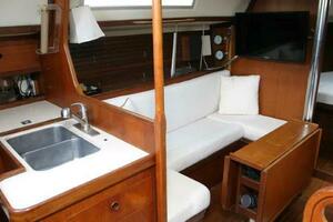 La Tarte 38ft Beneteau Yacht For Sale