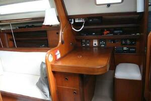 La Tarte 38ft Beneteau Yacht For Sale