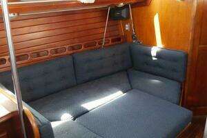1986 Ericson 35 MKII thumbnail 14