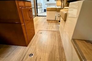 R amp R 37ft Carver Yacht For Sale