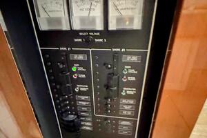 R amp R 37ft Carver Yacht For Sale