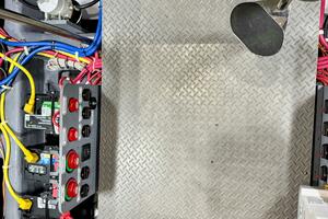 R amp R 37ft Carver Yacht For Sale