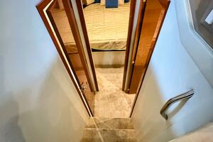 R amp R 37ft Carver Yacht For Sale