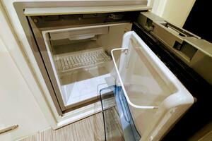 R amp R 37ft Carver Yacht For Sale