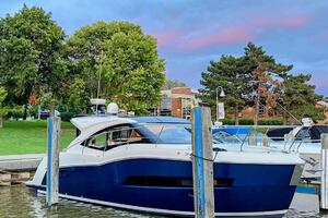 R amp R 37ft Carver Yacht For Sale