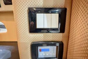 R amp R 37ft Carver Yacht For Sale