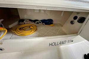 R amp R 37ft Carver Yacht For Sale