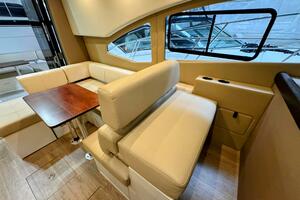 R amp R 37ft Carver Yacht For Sale