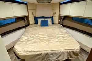 R amp R 37ft Carver Yacht For Sale