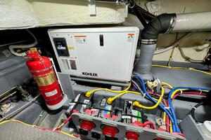 R amp R 37ft Carver Yacht For Sale