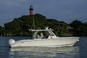 32ft Pursuit Yacht For Sale