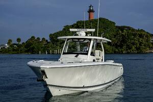 32ft Pursuit Yacht For Sale