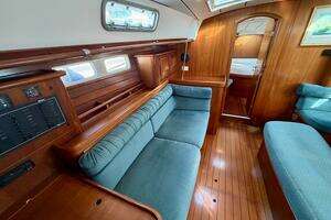 2000 Beneteau Oceanis 461 thumbnail 13