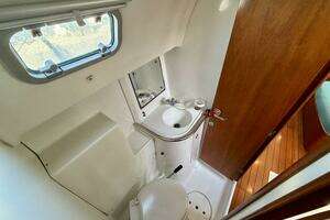 2000 Beneteau Oceanis 461 thumbnail 34