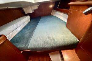 2000 Beneteau Oceanis 461 thumbnail 29