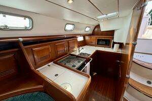 2000 Beneteau Oceanis 461 thumbnail 36
