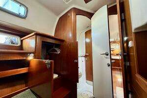 2000 Beneteau Oceanis 461 thumbnail 32