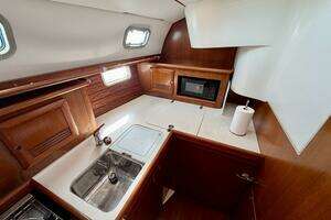 2000 Beneteau Oceanis 461 thumbnail 40
