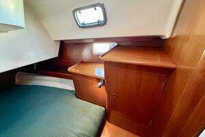 2000 Beneteau Oceanis 461 thumbnail 30