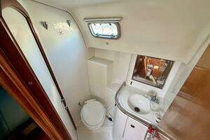 2000 Beneteau Oceanis 461 thumbnail 35
