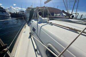 2000 Beneteau Oceanis 461 thumbnail 85