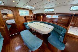 2000 Beneteau Oceanis 461 thumbnail 8