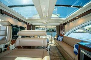 RECON ROYALE 60ft Sea Ray Yacht For Sale