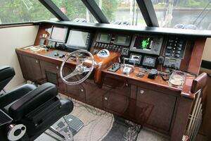 2005 Neptunus Enclosed Skylounge thumbnail 18