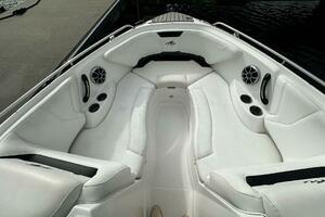 Live Life 27ft Monterey Yacht For Sale