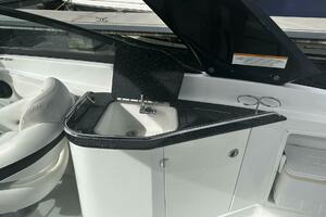 Live Life 27ft Monterey Yacht For Sale