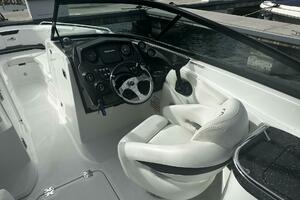 Live Life 27ft Monterey Yacht For Sale